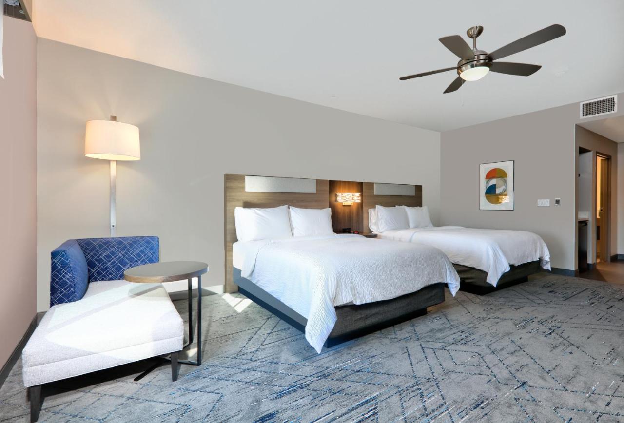 Holiday Inn Express & Suites North Dallas At Preston By Ihg Exterior foto