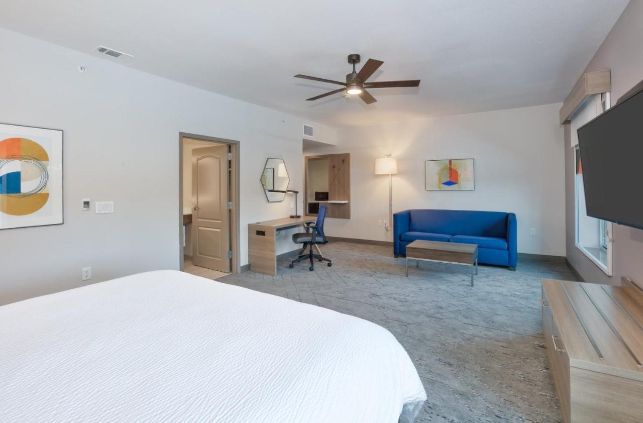 Holiday Inn Express & Suites North Dallas At Preston By Ihg Exterior foto