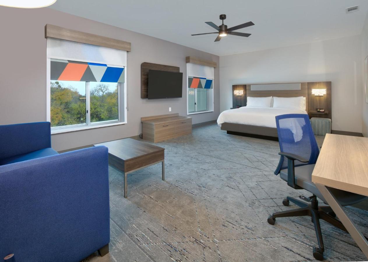 Holiday Inn Express & Suites North Dallas At Preston By Ihg Exterior foto