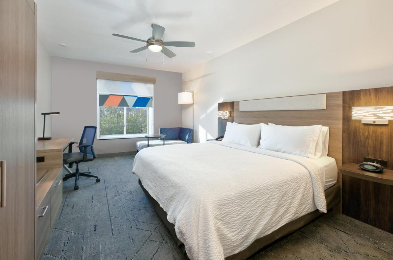 Holiday Inn Express & Suites North Dallas At Preston By Ihg Exterior foto