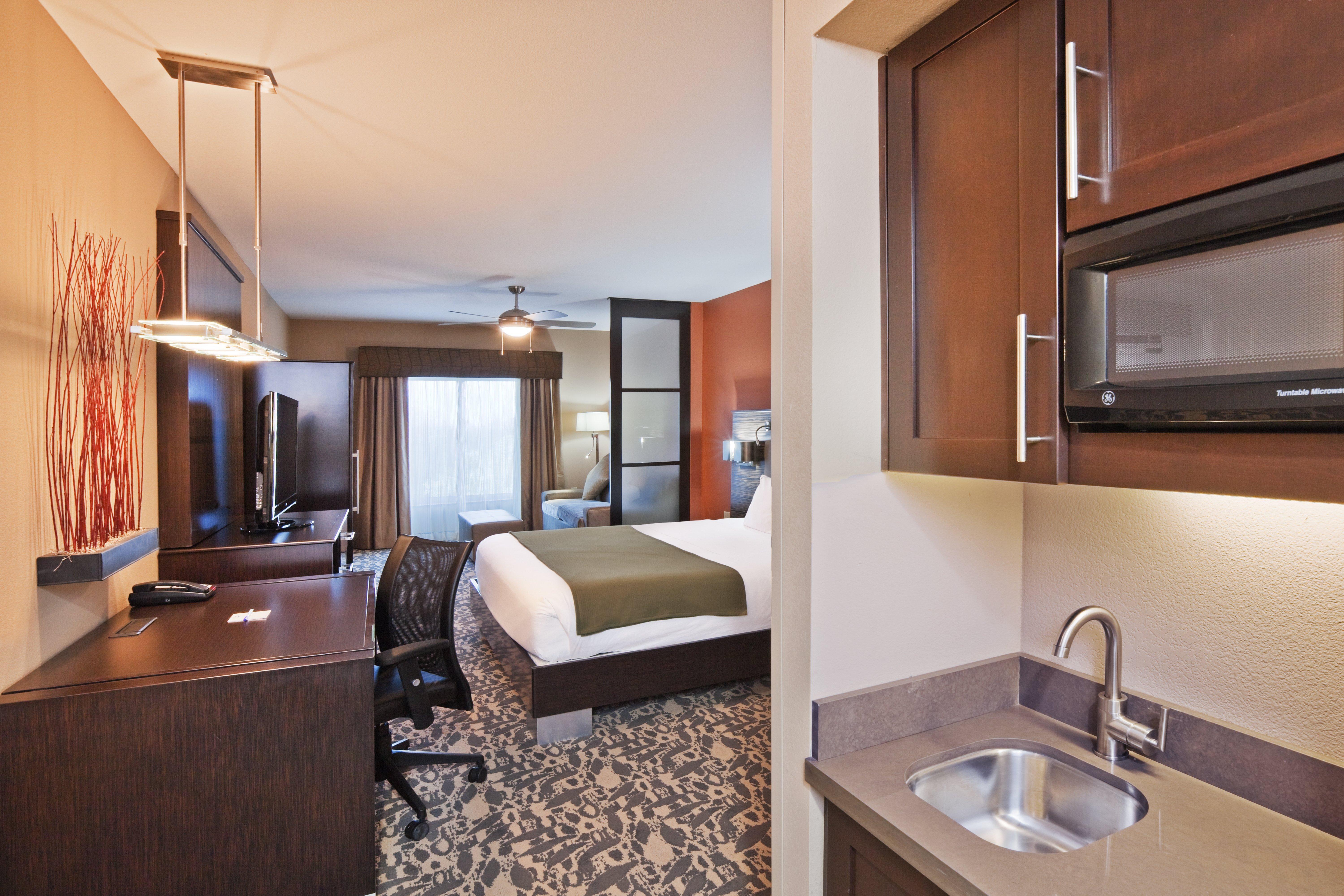 Holiday Inn Express & Suites North Dallas At Preston By Ihg Exterior foto